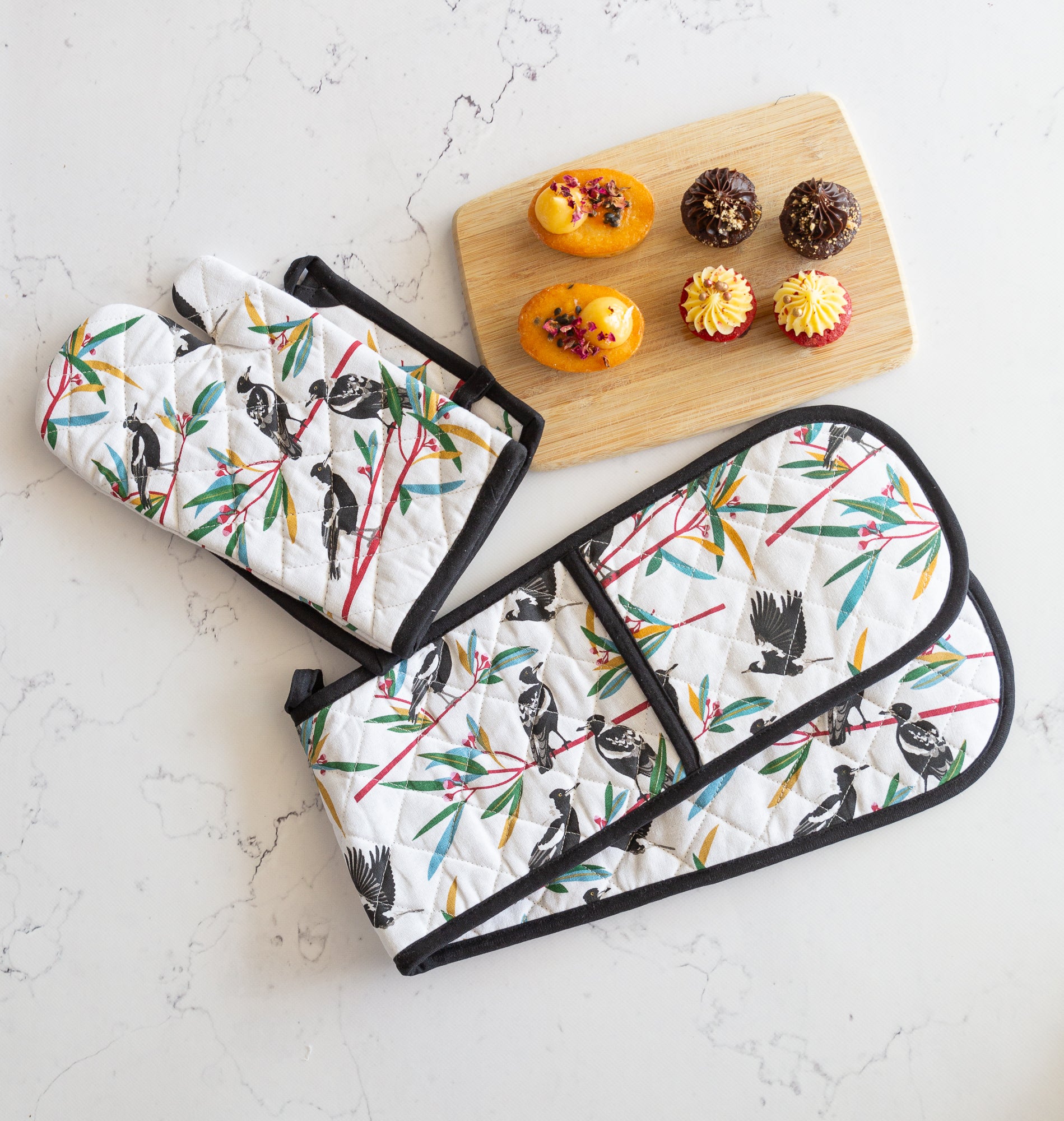 Double Oven Glove - Magpies