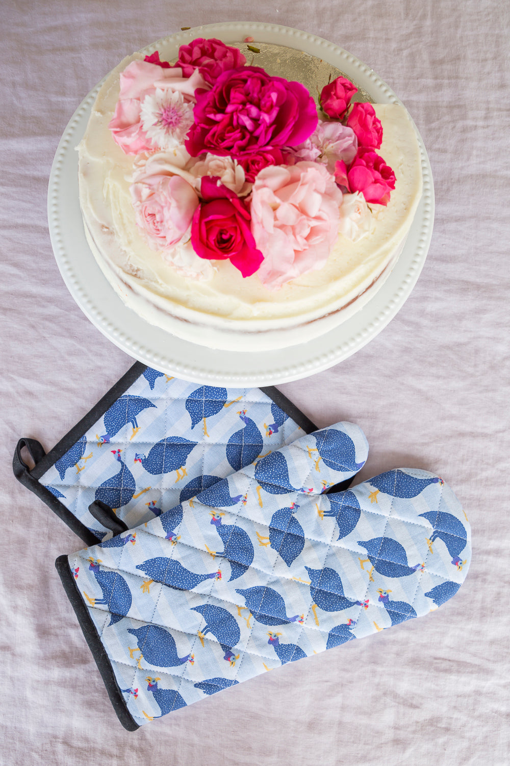 Oven Glove & Pot Holder Set - Guinea Fowl