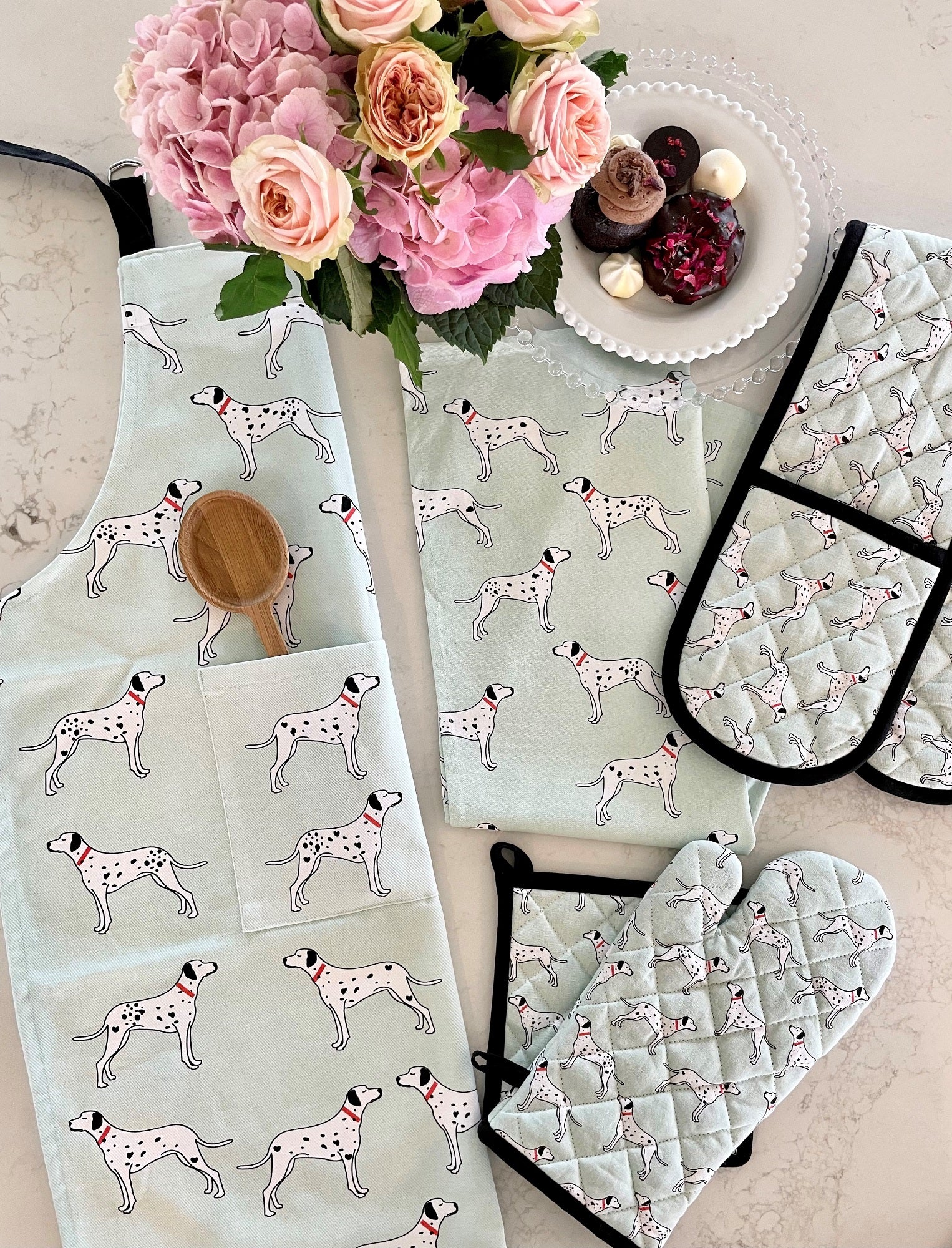 Oven Glove & Pot Holder Set - Dalmatian