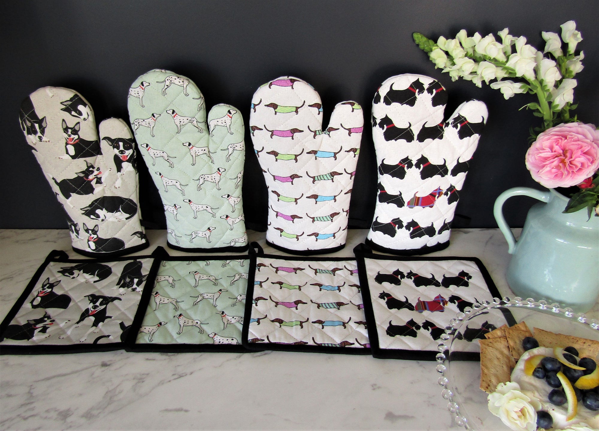 Oven Glove & Pot Holder Set - Sausage Dogs